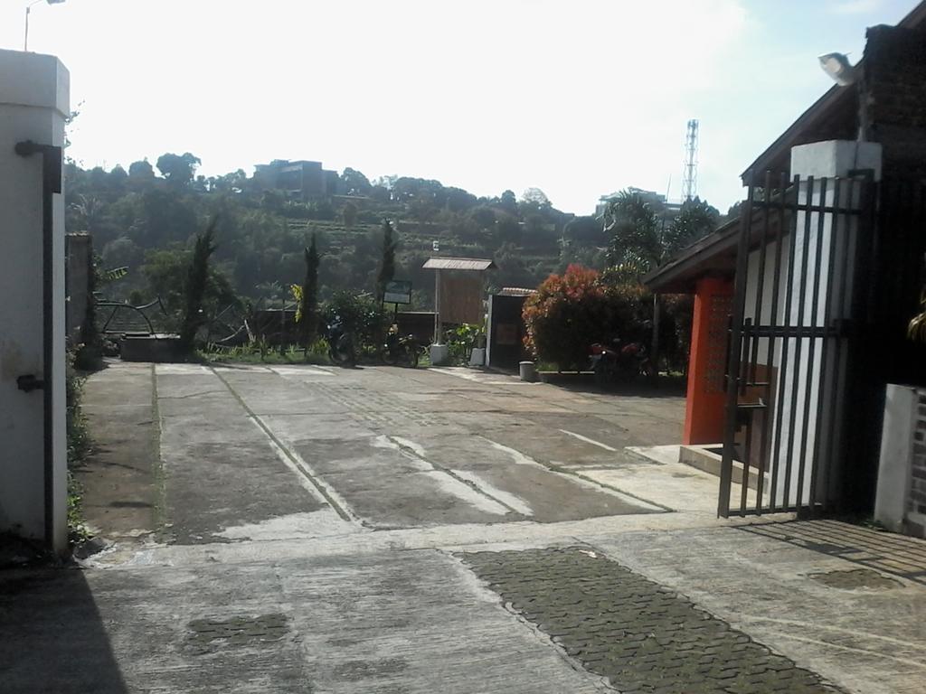 Hawadesa & *